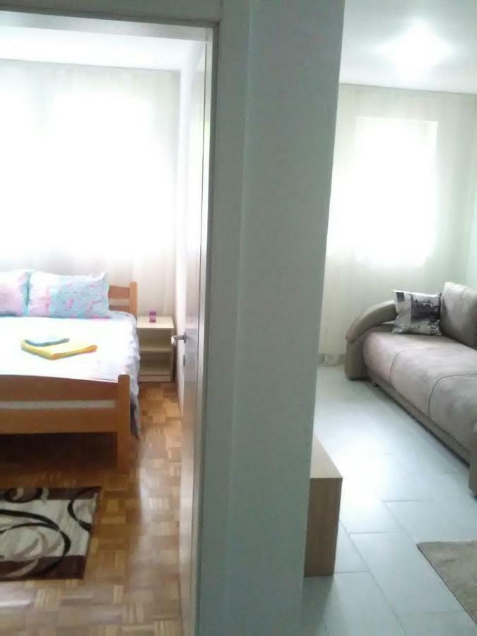 Apartman Jevtic 1 Gornja Toplica Exteriör bild